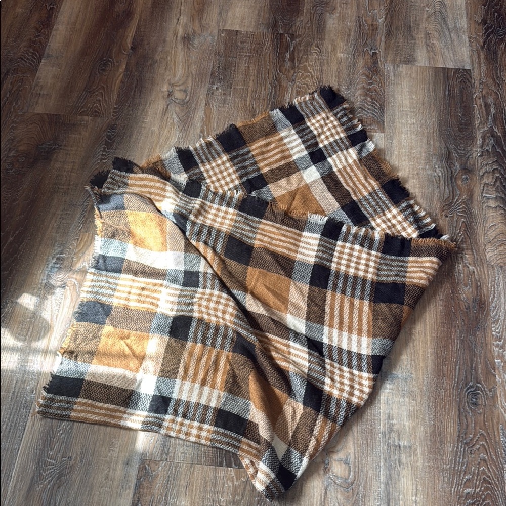 Modcloth Plaid Scarf in Black, Brown, and Cream--nwot